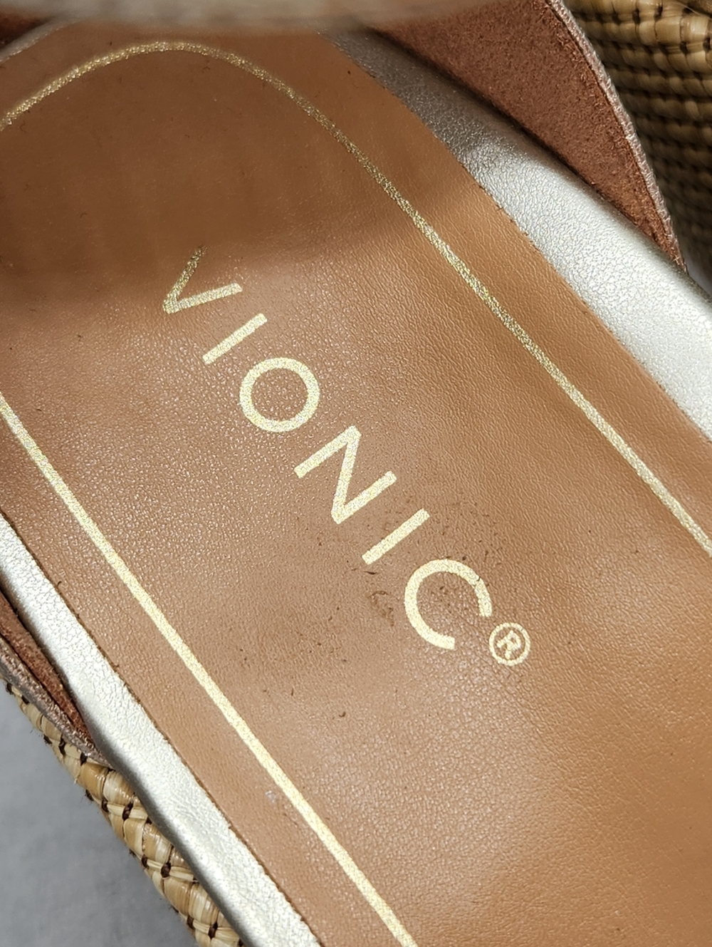 Vionic Wedge Sandals 10 Gold Leather Marina Arch Support Platform Boho New $140 - Picture 12 of 14